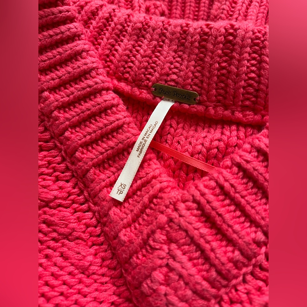 Free People Relaxed V-Neck Sweater in Hot Pink - Picture 4 of 6